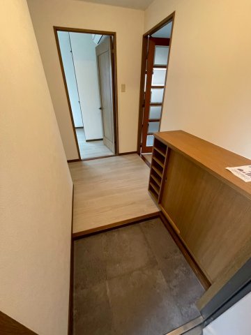 玄関　※同物件別室参考写真