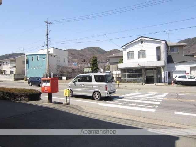 コンビニ　セブンイレブン（コンビニ）まで640m
