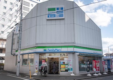 コンビニ　ファミリーマート東久留米本町一丁目店（コンビニ）まで2010m