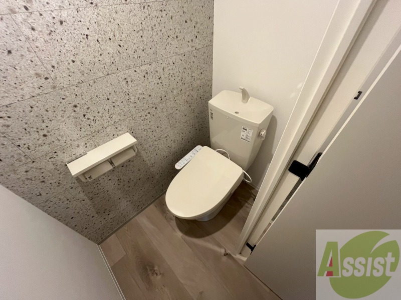 トイレ　こちらはトイレです。清潔感があり、安心して使用できます。