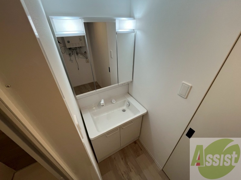 洗面設備　こちらに洗面台があります。朝の洗顔はこちらで。