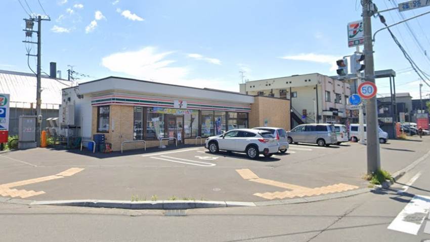 コンビニ　セブン－イレブン札幌篠路７条店（コンビニ）まで306m