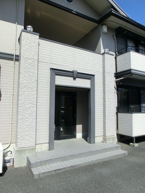 セキュリティ　来訪者のわかるTVホン付きです。