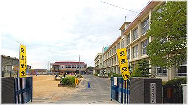 小学校　明石市立小学校 山手小学校（小学校）まで861m