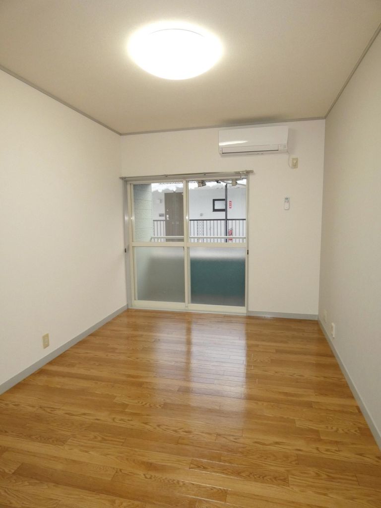 居室・リビング　洋室6帖　エアコン付き