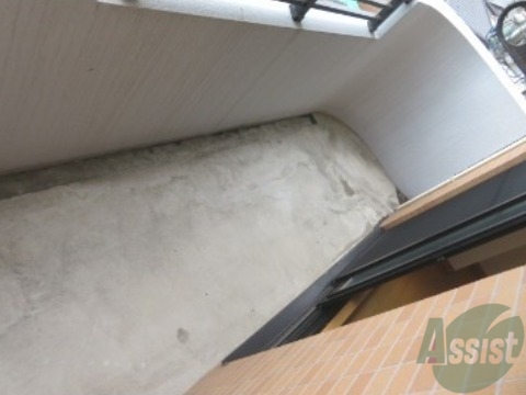 バルコニー　こちらのバルコニーで家庭菜園などはいかがでしょうか。