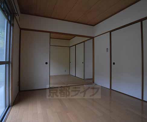 居室・リビング　お部屋は広く使えそうです。