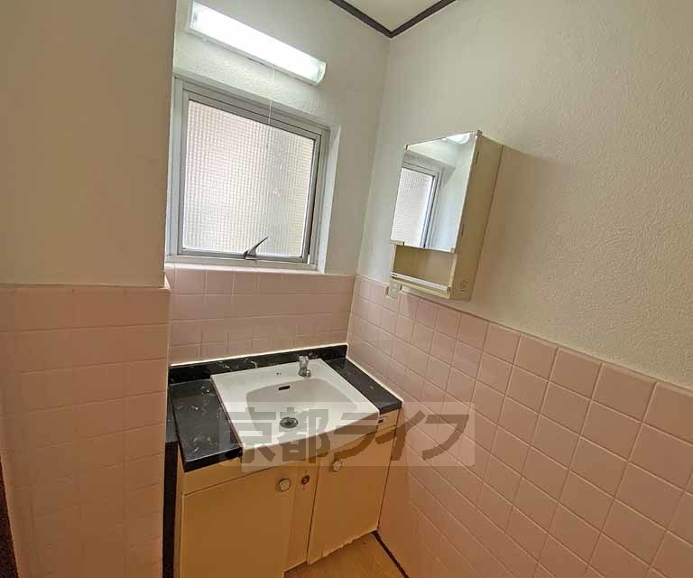 洗面設備　独立洗面台です。