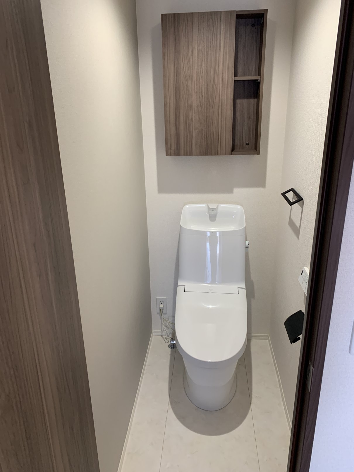 トイレ　温水洗浄便座付トイレ