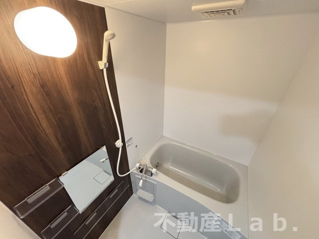 バス・シャワールーム　※同型タイプのお写真です。