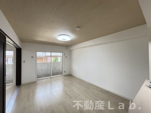 居室・リビング　※同型タイプのお写真です。