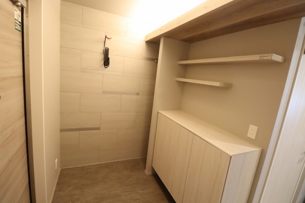 玄関　自転車フック付き玄関です