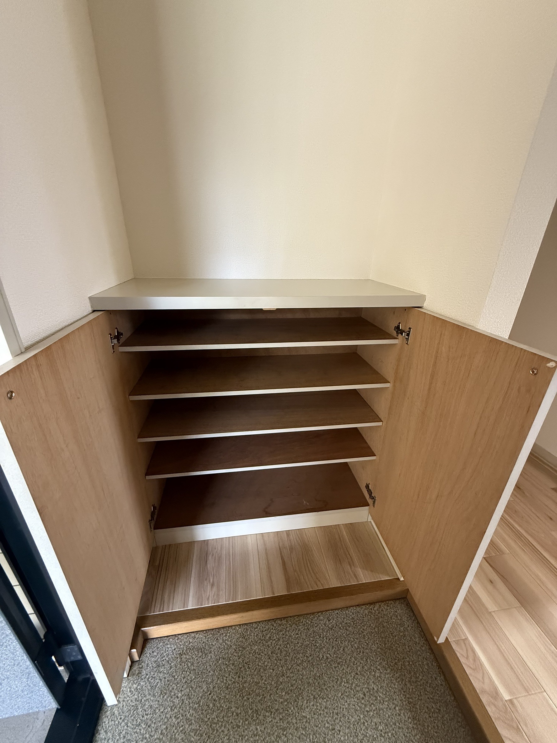 収納　靴が沢山入るシューズボックスが付いています