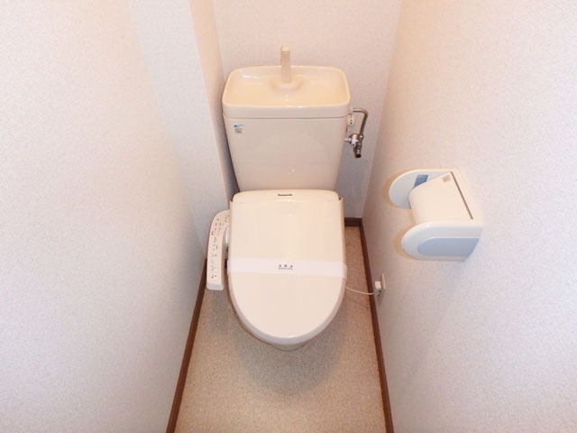 トイレ　温水洗浄便座付き☆