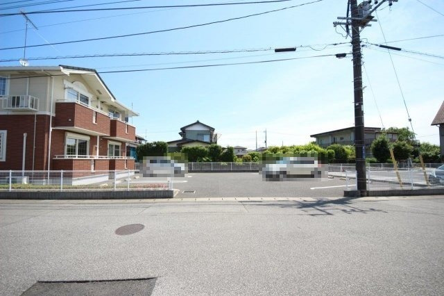 駐車場　駐車場に車を止められます