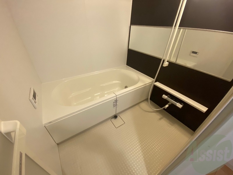 バス・シャワールーム　お風呂になります。一日の疲れを癒してくださいね。