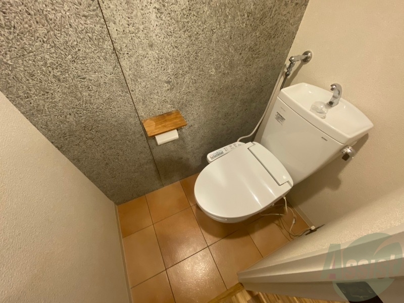 トイレ　こちらはトイレです。清潔感があり、安心して使用できます。