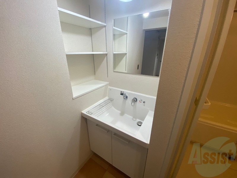 洗面設備　こちらに洗面台があります。朝の洗顔はこちらで。