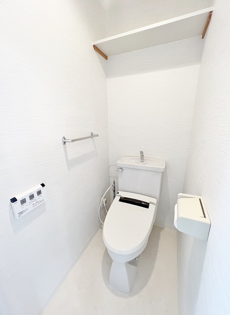 トイレ　温水洗浄便座