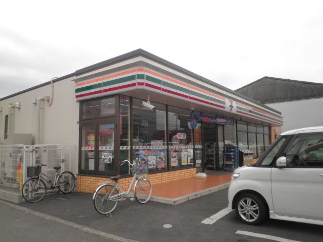 飲食店　セブンイレブン四日市ときわ5丁目店（飲食店）まで300m