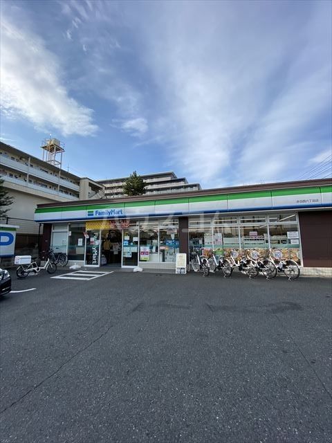 コンビニ　ファミリーマート赤羽西六丁目店（コンビニ）まで440m