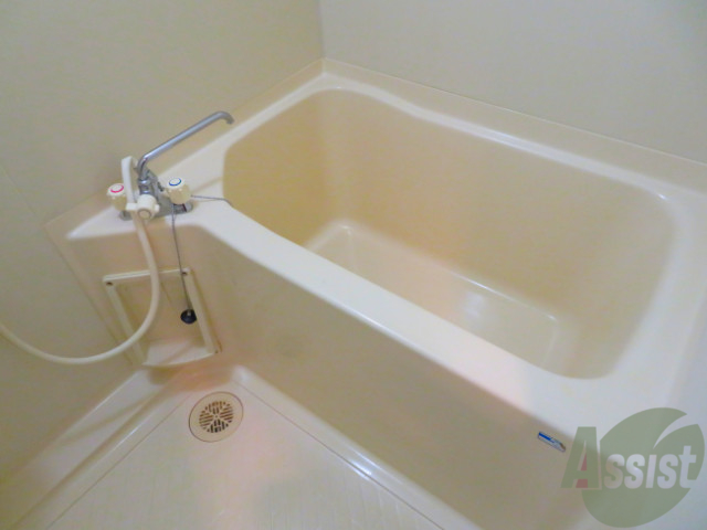 バス・シャワールーム　疲れた時はゆっくり湯船につかりましょう。