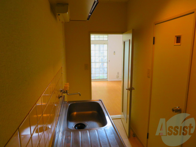 玄関　玄関からみたキッチンです。いかがでしょうか。