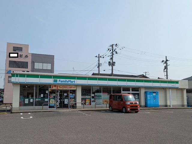 コンビニ　ファミリーマート新潟平島店（コンビニ）まで638m