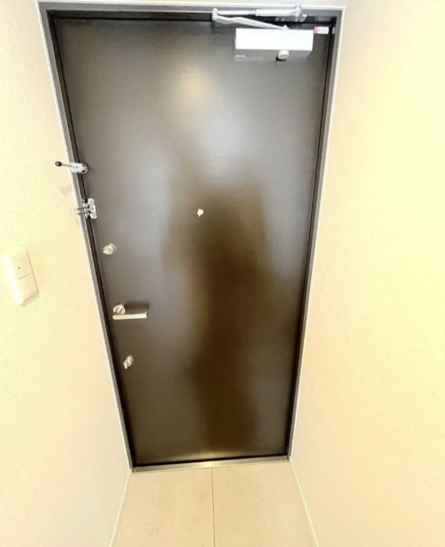 玄関　※別部屋参考写真