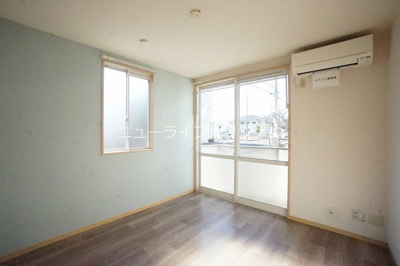 居室・リビング　2面採光の居室