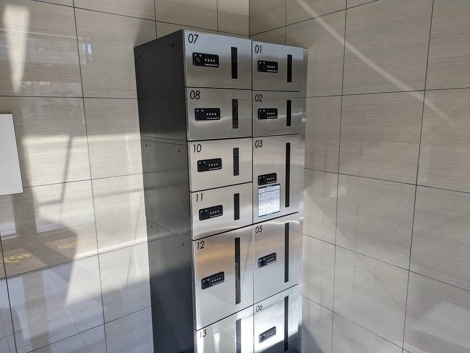 エントランス　宅配ボックス