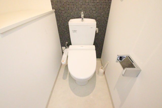 トイレ　※別室の参考写真の為、現況優先です。