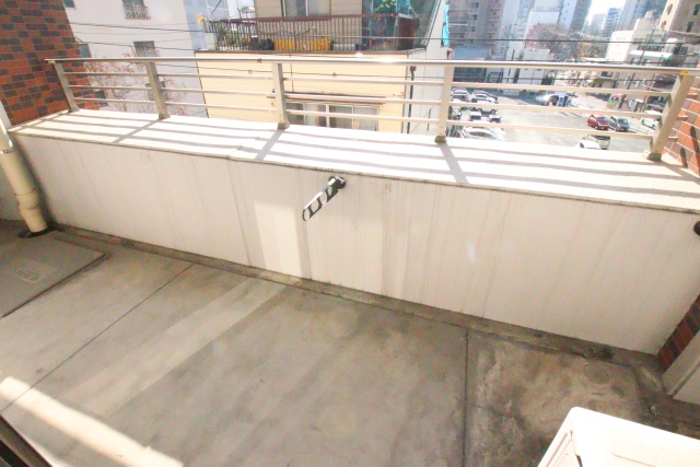 バルコニー　※別室の参考写真の為、現況優先です。