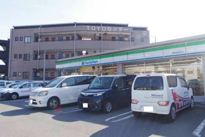 コンビニ　ファミリーマート　横須賀金谷店（コンビニ）まで452m