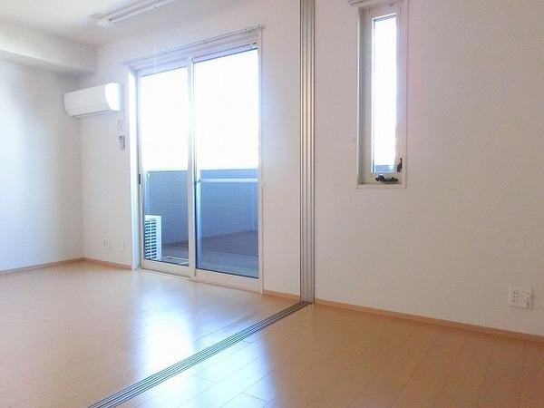 その他部屋・スペース　明るい洋室！