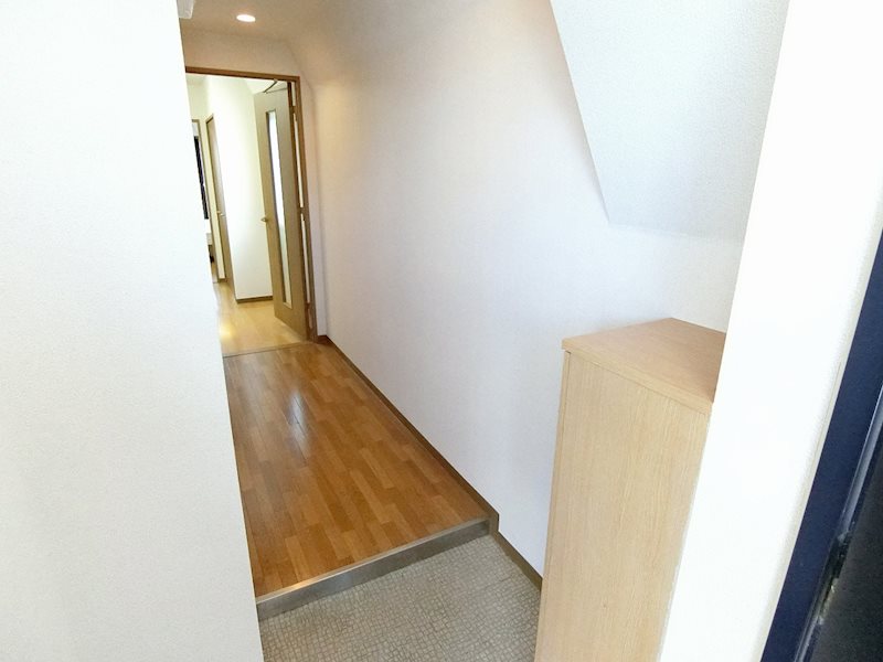 玄関　※別部屋のお写真になります