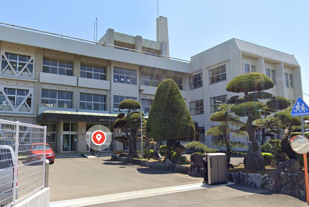 小学校　丸亀市立富熊小学校（小学校）まで580m