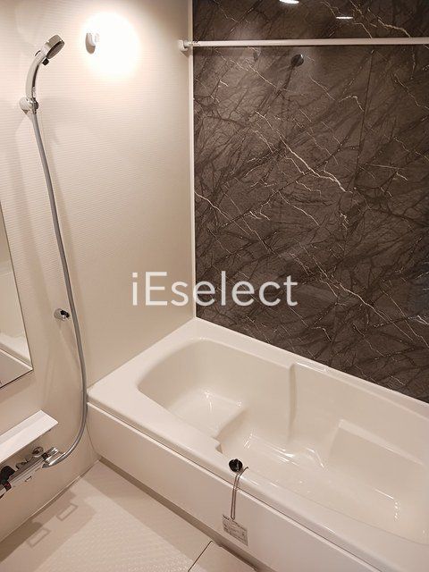 バス・シャワールーム　広々１坪バスでリラックス♪