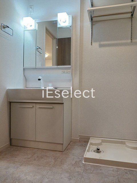 洗面設備　朝の忙しい時間に便利な洗髪化粧台！