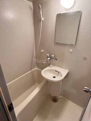 バス・シャワールーム　AWAビル