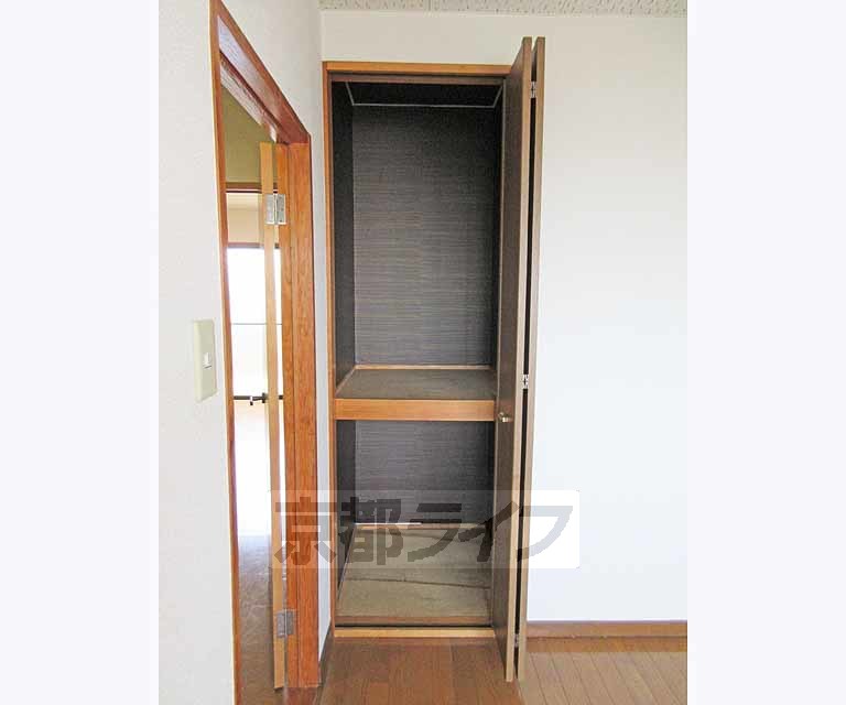 収納　各部屋収納スペースあり