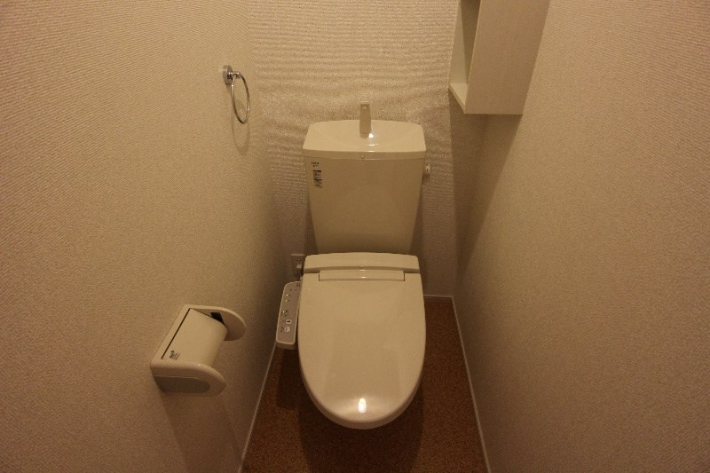 トイレ　同系タイプ参考写真