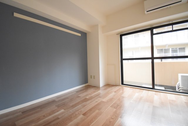 居室・リビング　２０６号室の写真です