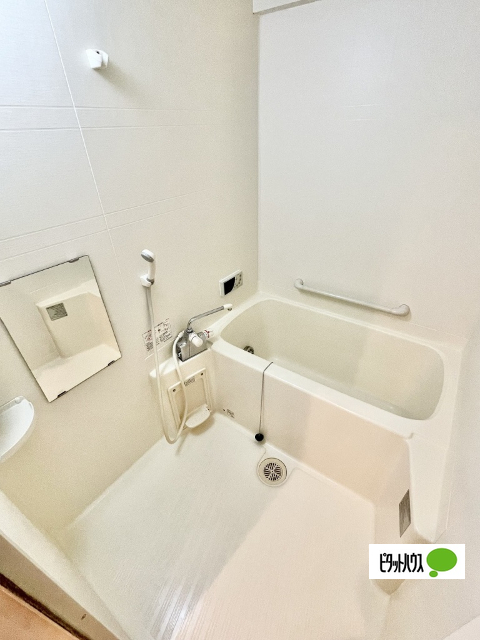 バス・シャワールーム　同物件別部屋