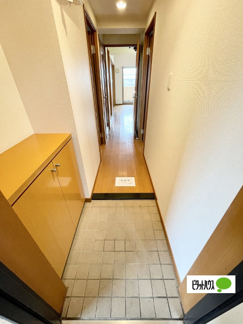 玄関　同物件別部屋