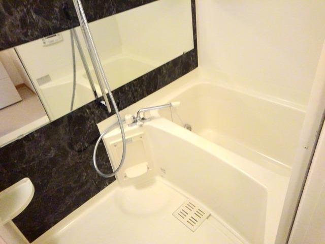 バス・シャワールーム　きれいなお風呂です