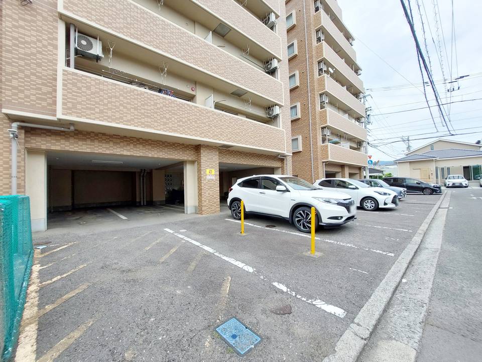 駐車場　駐車場