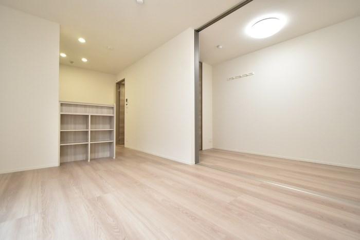 居室・リビング　10.7帖LDKと4帖洋室