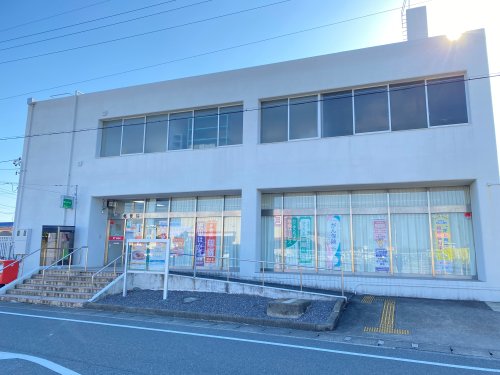 郵便局　河芸郵便局（郵便局）まで493m