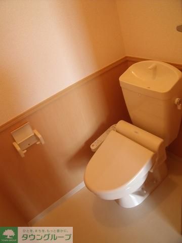 トイレ　温水洗浄便座機能付き